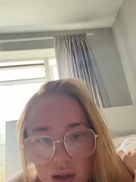 miaflowerxx online show from July 2026 10:58:02 AM
