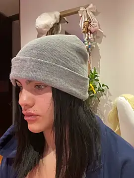 Emilyrosett  online show from May 2026 11:45:01 PM