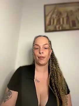 WaitingLucia online show from May 2026 06:37:01 PM