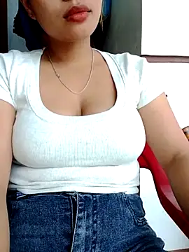 Snapshot of Mirra-a chatting on June 2026 02:21:02 AM Mirra-a online show from June 2026 02:21:02 AM