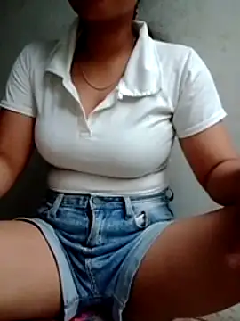 Snapshot of Mirra-a chatting on June 2026 11:27:02 PM Mirra-a online show from June 2026 11:27:02 PM
