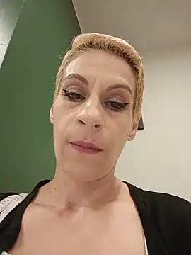 Snapshot of KittyDesiree chatting on July 2026 08:09:01 AM KittyDesiree online show from July 2026 08:09:01 AM