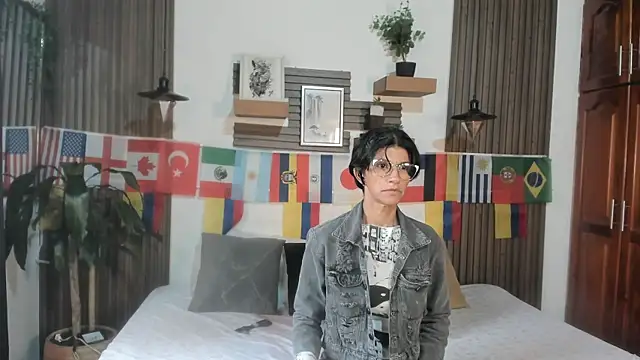 Snapshot of Evaa_campbell chatting on June 2026 12:47:02 PM Evaa campbell online show from June 2026 12:47:02 PM