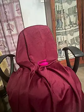 Snapshot of Inuchethi chatting on March 2025 01:02:02 AM Inuchethi online show from March 2025 01:02:02 AM