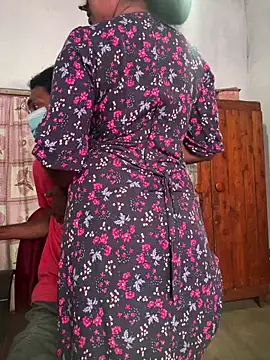 Snapshot of Inuchethi chatting on October 2025 02:34:01 AM Inuchethi online show from October 2025 02:34:01 AM