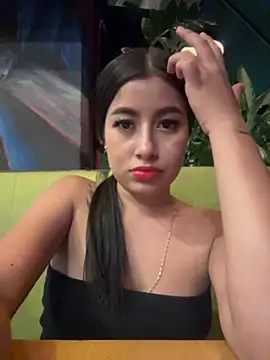 Luisa Madrid online show from May 2026 01:25:02 AM