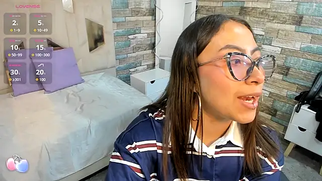Amhira Tay online show from June 2026 07:13:01 PM