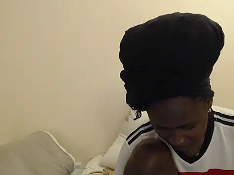 Snapshot of hyacinth_b chatting on June 2026 06:39:01 AM hyacinth b online show from June 2026 06:39:01 AM