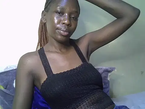 Simplyloy33 online show from May 2026 06:47:02 PM