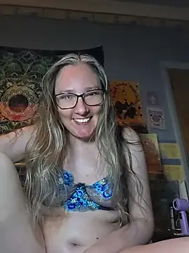 Izzylove47 online show from June 2026 09:35:02 PM