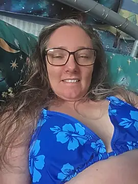 Izzylove47 online show from July 2026 11:49:01 AM