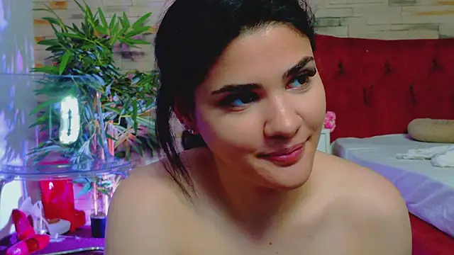 Snapshot of EvvaMonroe chatting on June 2026 07:46:01 PM EvvaMonroe online show from June 2026 07:46:01 PM