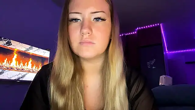 Lisi Kiss  online show from June 2026 06:51:01 PM