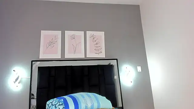 zoe curvyy online show from June 2026 12:14:02 PM