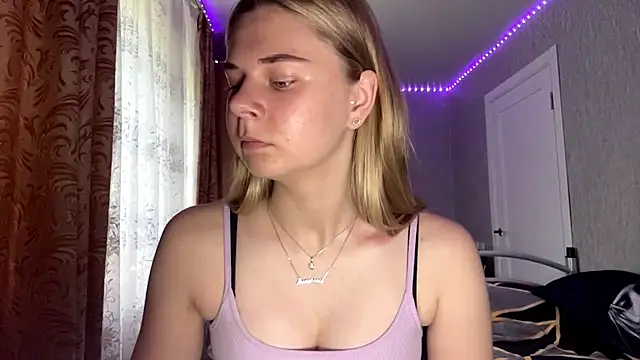 HoneysPiee online show from July 2026 09:37:02 AM