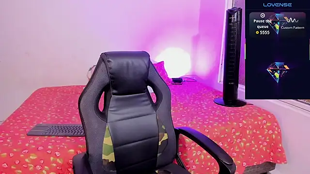 alison daniels  online show from September 2025 11:26:02 PM