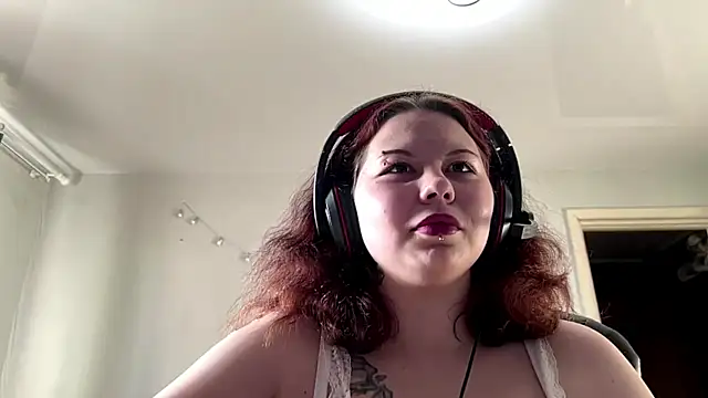 Snapshot of Redhair_girl chatting on May 2026 03:07:01 PM Redhair girl online show from May 2026 03:07:01 PM