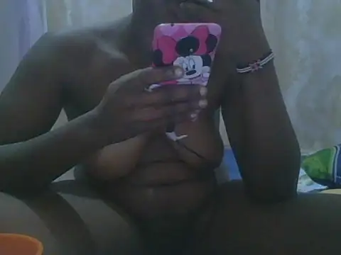 Snapshot of Queen_Zuri chatting on June 2026 06:41:01 PM Queen Zuri online show from June 2026 06:41:01 PM