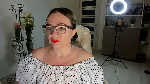 Vika73 online show from January 2026 07:00:01 AM