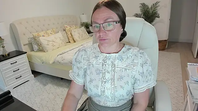 Vika73 online show from May 2026 12:00:01 PM