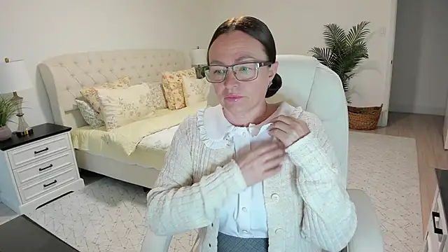 Vika73 online show from May 2026 10:43:01 AM