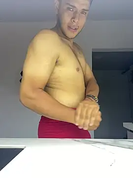stivenruiz1303 online show from May 2026 06:04:02 PM