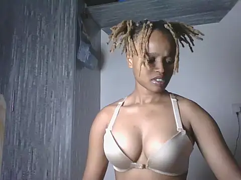 Snapshot of Tempting_Ebony chatting on June 2026 02:16:02 AM Tempting Ebony online show from June 2026 02:16:02 AM