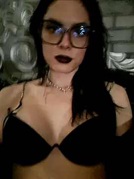 Snapshot of TransGotica chatting on May 2026 04:07:02 AM TransGotica online show from May 2026 04:07:02 AM