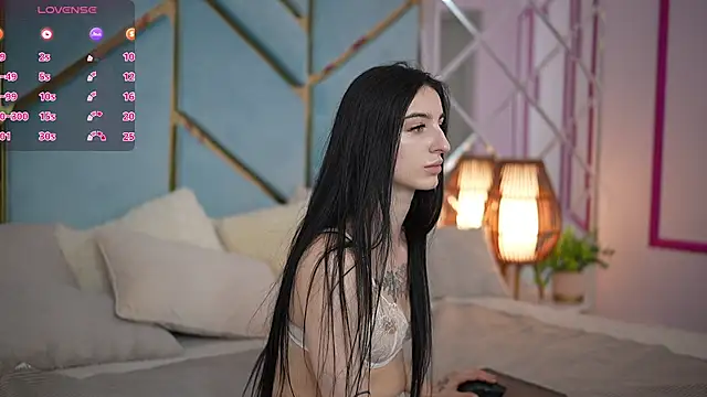 EmilyyMoon online show from June 2026 06:19:01 AM