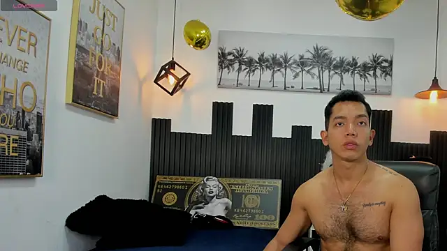 Snapshot of paul_cros chatting on June 2026 11:23:02 AM paul cros online show from June 2026 11:23:02 AM
