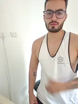 austinn0 online show from May 2026 06:25:01 PM