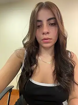 Snapshot of Hanna_Cruz_ chatting on June 2026 06:29:02 PM Hanna Cruz online show from June 2026 06:29:02 PM