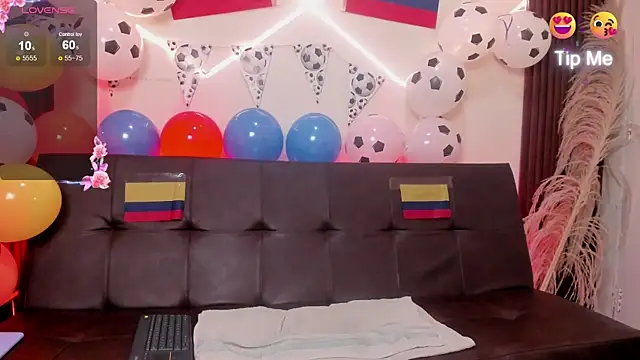 TaniaEyes online show from June 2026 12:04:02 PM