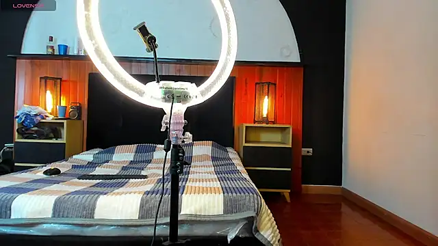 Stormandloganxx online show from July 2026 01:17:02 PM