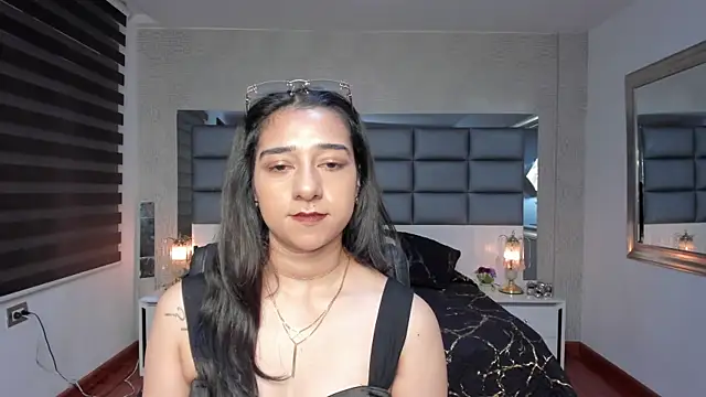 Evangelyn clk online show from May 2026 08:15:01 PM