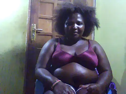 Snapshot of Sweetythighs chatting on June 2026 05:13:02 PM Sweetythighs online show from June 2026 05:13:02 PM