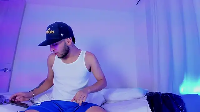 Snapshot of _Kevin_xxx chatting on September 2025 05:42:01 AM Kevin xxx online show from September 2025 05:42:01 AM