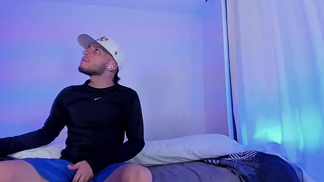 Snapshot of _Kevin_xxx chatting on November 2025 04:28:02 PM Kevin xxx online show from November 2025 04:28:02 PM