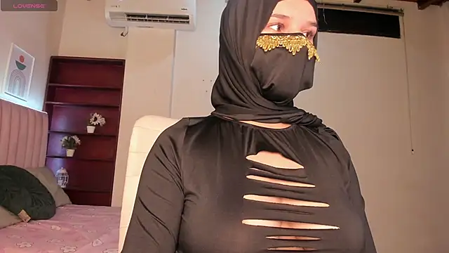  SweetAmira  online show from May 2026 01:34:01 AM