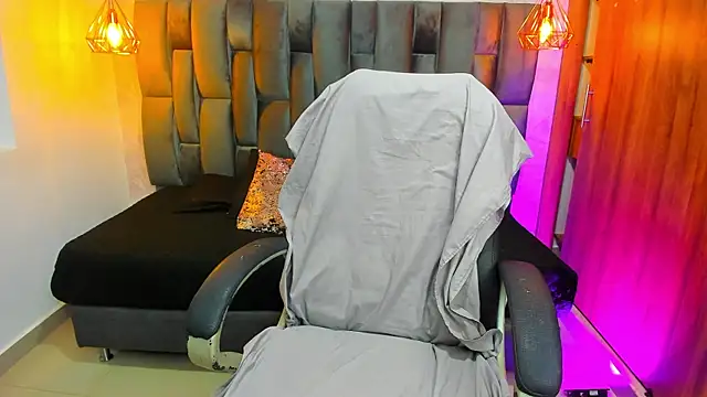 Miel ferrer online show from July 2026 01:39:02 PM