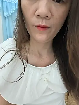 Lye lovely online show from June 2026 10:01:01 PM