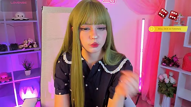 YunaLeaf online show from May 2026 09:09:02 PM