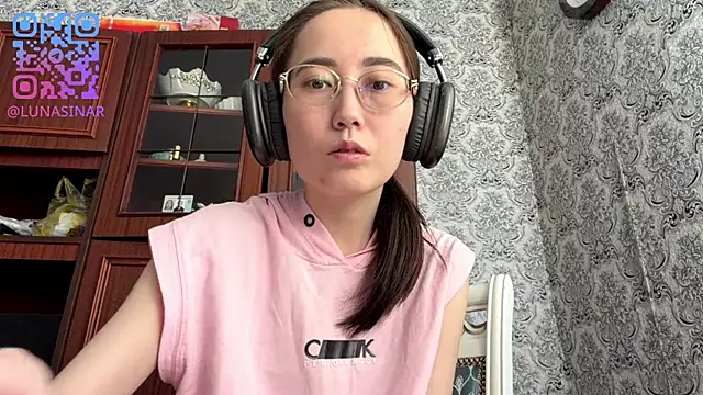 VickieTrudo online show from June 2026 04:33:02 AM