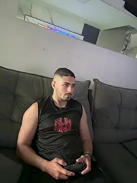 Gugostoso04 online show from May 2026 05:33:01 PM