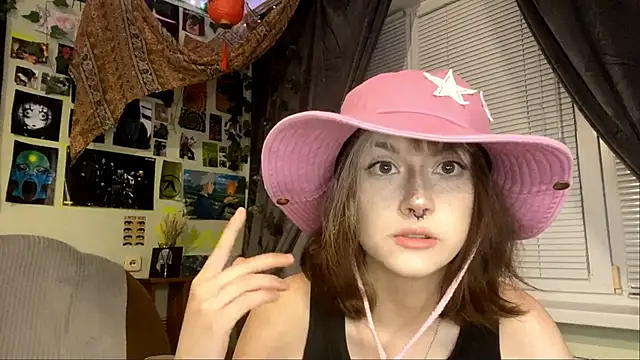 Snapshot of YourFavoriteAltgirl chatting on May 2026 09:33:01 PM YourFavoriteAltgirl online show from May 2026 09:33:01 PM