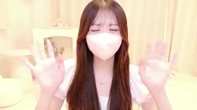 Snapshot of Yuinyaaa chatting on June 2026 07:16:02 AM Yuinyaaa online show from June 2026 07:16:02 AM