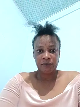 QueenLave online show from May 2026 01:59:01 PM