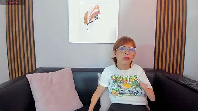 Snapshot of Madame_mature1 chatting on June 2026 08:00:02 PM Madame mature1 online show from June 2026 08:00:02 PM