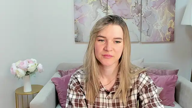 RoxyReignn online show from June 2026 09:41:01 PM