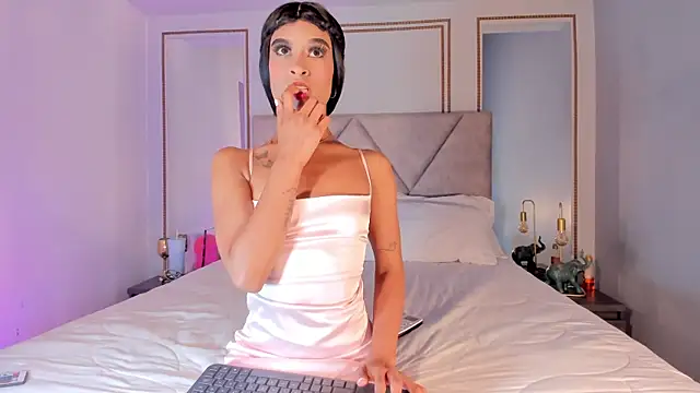 NicoleeJoness online show from June 2026 04:11:01 AM